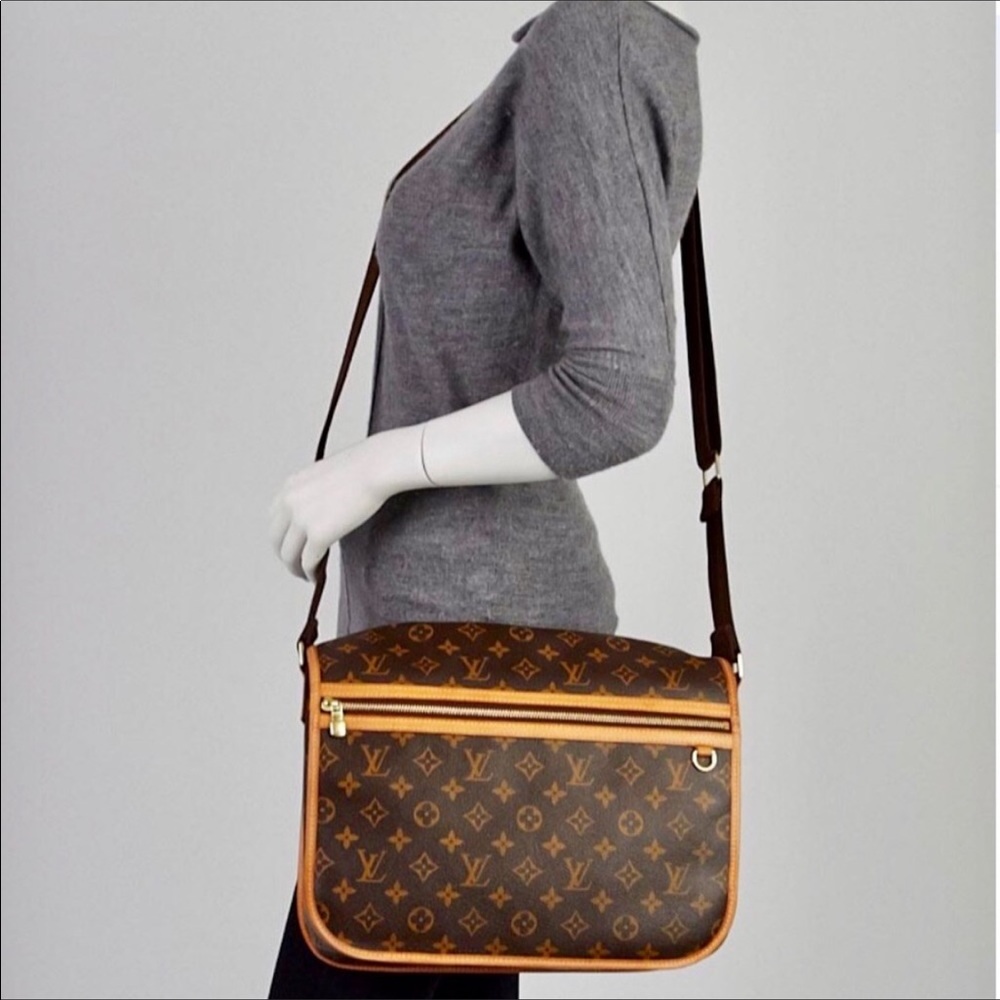 Louis Vuitton Bosphore Messenger Bag 💯 %
